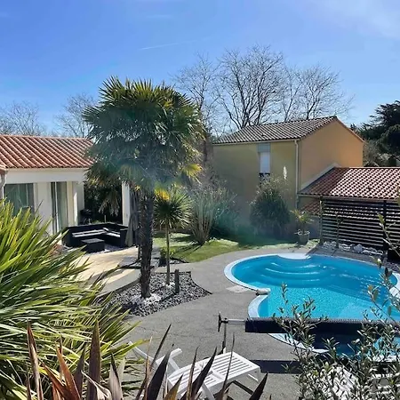 De Vacances, 3ch, Piscine Privee Et Chauffee Villa *